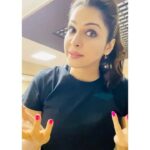 Isha Koppikar Instagram - Just having some fun 😂 #beinggrateful #justforlaughs #havingfun #begrateful #lol #laughoutloud #laughing #laughingvideos #comedy