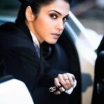 Isha Koppikar Instagram - My tribute to @itsrohitshetty and my @mumbaipolice From the cop fan in me! 👮‍♀️🚨 @vishwasnangrepatil #ishakoppikar #copuniverse #sooryavanshi #rohitshetty #police #trendingreels #reelsofinstagram #bollywoodpolice #policeofficer #singham #singhamreturns #simba #policegirl #policewoman #mumbaipolice #policemovie #copmovies #maharashtrapolice