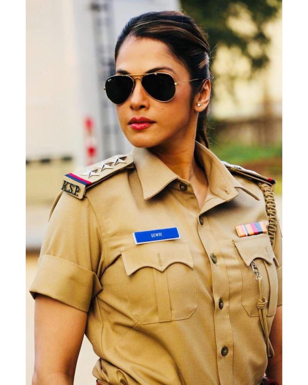 Isha Koppikar Instagram - I’m often asked how does it feel to play a cop on screen, and I say - if I wasn’t an actor, I’d be a police officer. For me it’s not just a character, it’s an extension of my personality, it’s a passion. #ishakoppikarnarang #ishakoppikar #policeofficer #police #policegirl #policewoman #actorslife #inspector #character