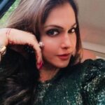 Isha Koppikar Instagram – Mood of the day – a little glitter and too much glam ✨

#glamup #mood #vibehigh #fashion #selfiegram #loveyourself #doitforyou #glitter #glamorous