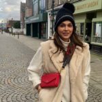 Isha Koppikar Instagram – Coffee in Scotland is a true love affair ❤️
@tigeronthewall @theblacksheephotels 

#ishakoppikar #scotland #coffee #mondaymotivation #scotlandtravel #mood #holidays #winter #ootd #trendingreels #reelsofinstagram #travelreels