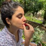 Isha Talwar Instagram - Plum-in through a super hot summer-y day! #acabininthewoods :)