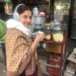 Isha Talwar Instagram – Delhi winters call for some ‘Tapri’ chai ! #roadside #delhi #winters #parathas #chai