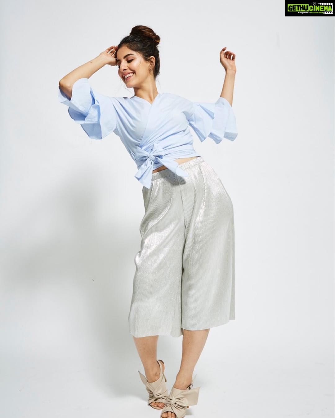 Isha Talwar Instagram - Still yet moving @graziaindia Shot by @keegancrasto HMU @anuradha.raman18193 Stylist @ashti91 #editorial #newgirlontheblock #magazine #photograph #image #ishatalwar #keegancrasto #anuradharaman #grazia