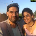 Isha Talwar Instagram – Shooting Sunday with the wittiest @realkunaalroykapur !!!! #tvc #coactor #actor #bollywood #delhibelly #hilarious #thankyou #ishatalwar #kunaalroykapur