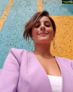 Isha Talwar Instagram - Apparently this is my good side... amongst many others 😉💜

HMU: @anuradha.raman18193 
Stylist: @shnoy09