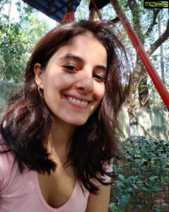 Isha Talwar Instagram - गुलाबी 🌸