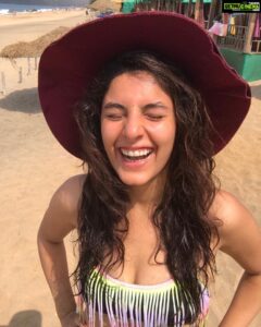 Isha Talwar Instagram - bHATke पंछी 😉👆🏼
