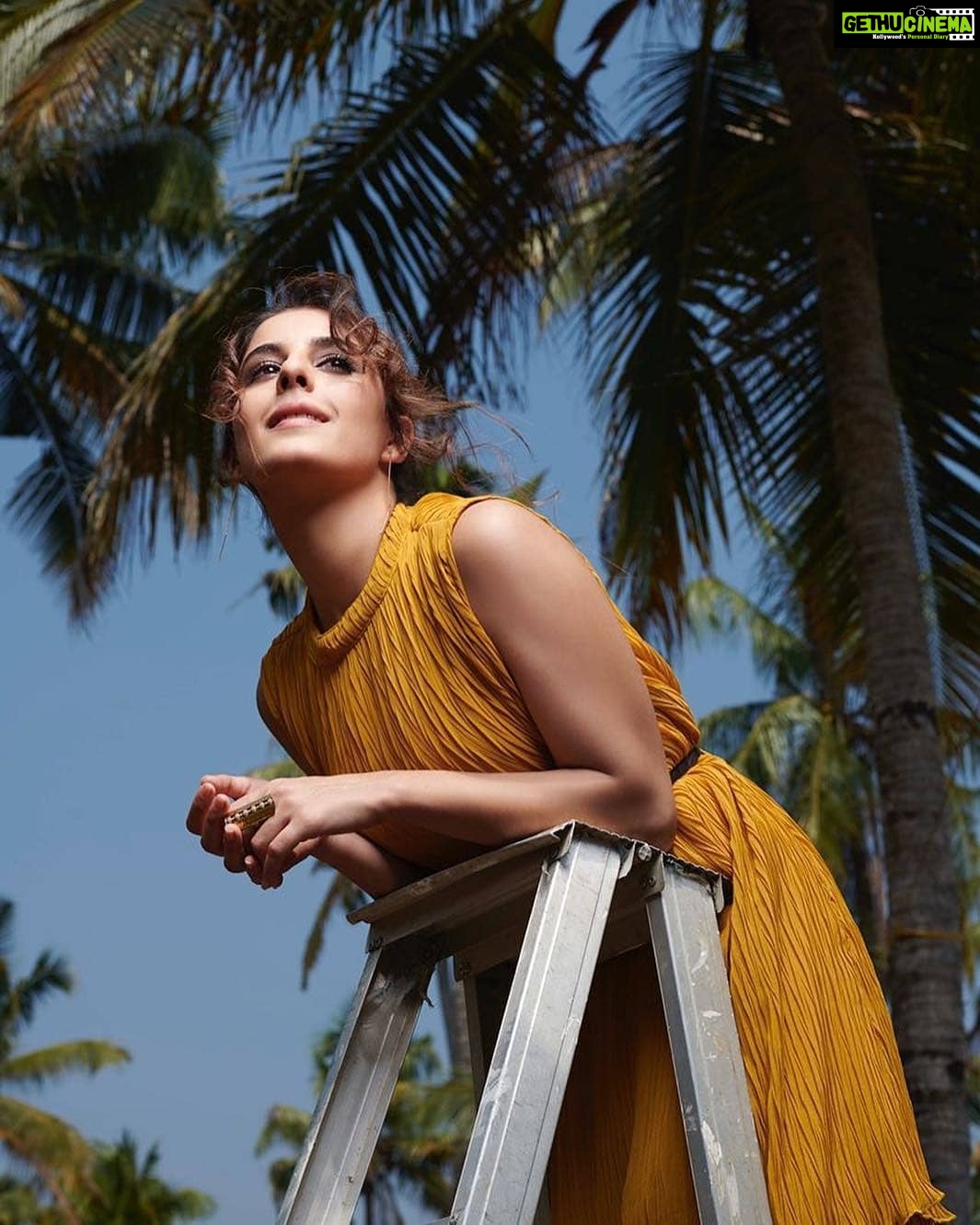 Isha Talwar - 144.3K Likes - Aaj main upar... aasman neeche 💛🎵
