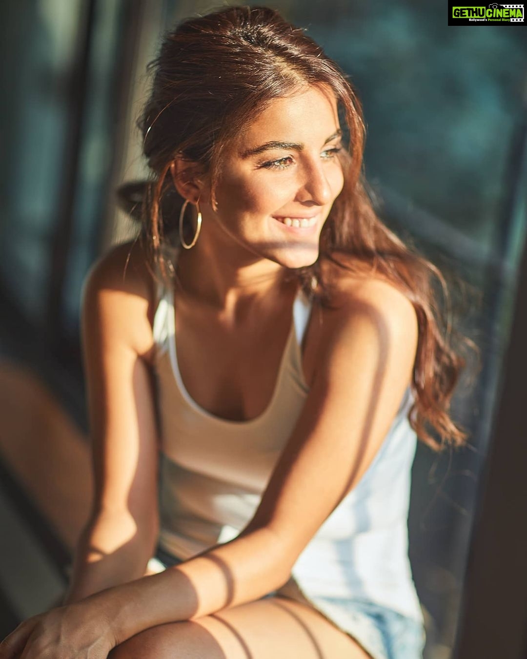 Isha Talwar - 168K Likes - Maine sun ko chun liya hain 💛💁🏻♀️
.
.
Shot by: @sheldon.santos
Hair stylist: @ashisbogi