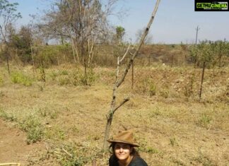 Isha Talwar Instagram - C̷h̷a̷n̷e̷ Aloo ke khet mein 😛