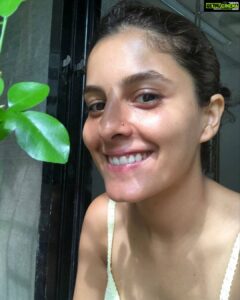 Isha Talwar Instagram - Spot the difference 😛💁🏻‍♀️
