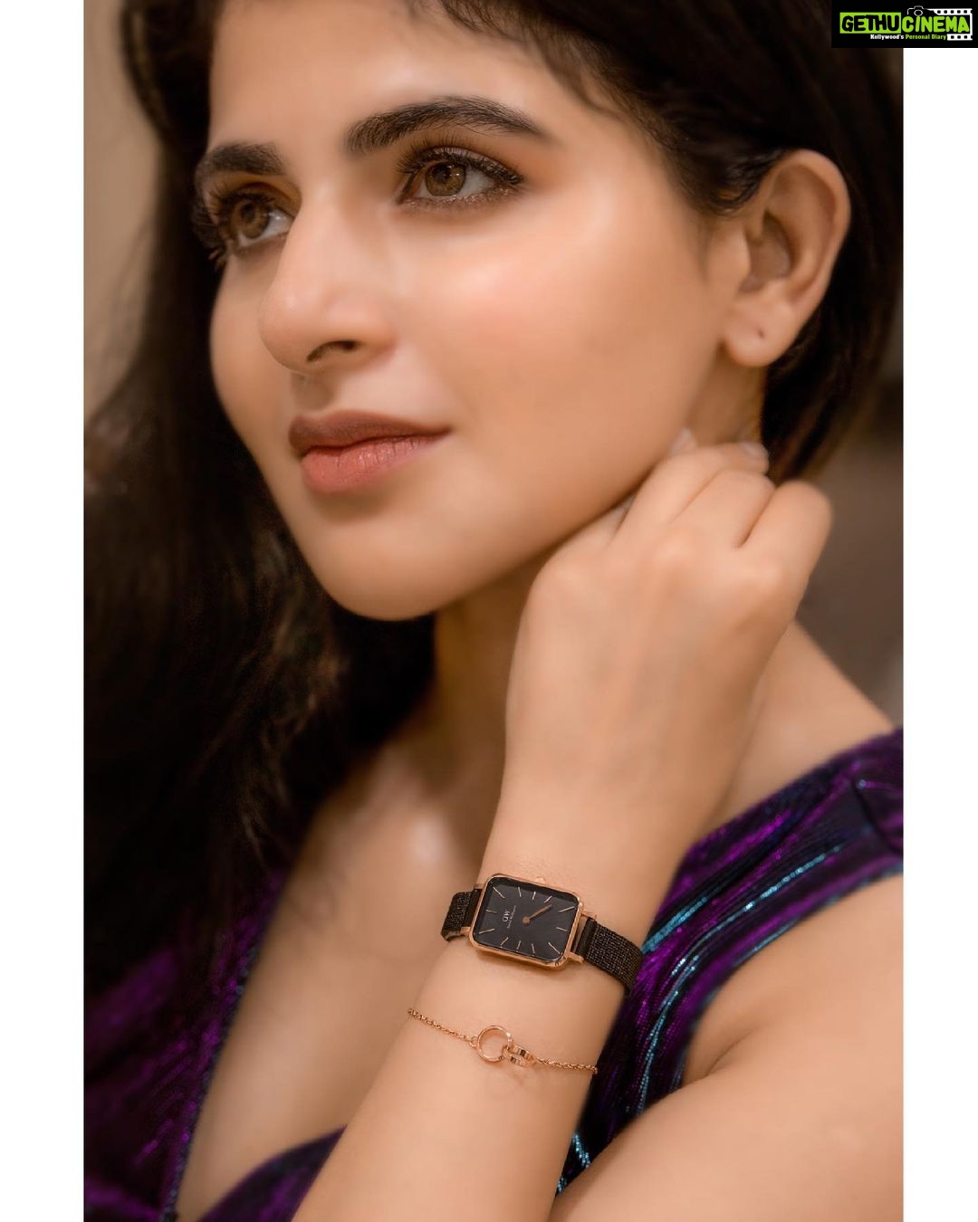 Iswarya Menon Instagram - On time or fashionably late? Either way, the new Quadro watch by @danielwellington will ensure you arrive in style ππ Redefining DWβs classic watch dial with a new shape, #DWQuadro is their first-ever angular watch now available in different dial colours π€© Shop this watch or any of your favourites from the collection and get a 15% off with my code ISWARYA π Happy Shopping!!! #danielwellington