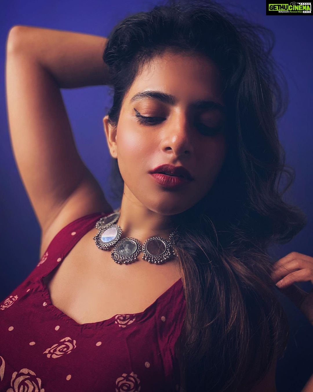 Iswarya Menon Instagram - Itβs glow time ππ« .