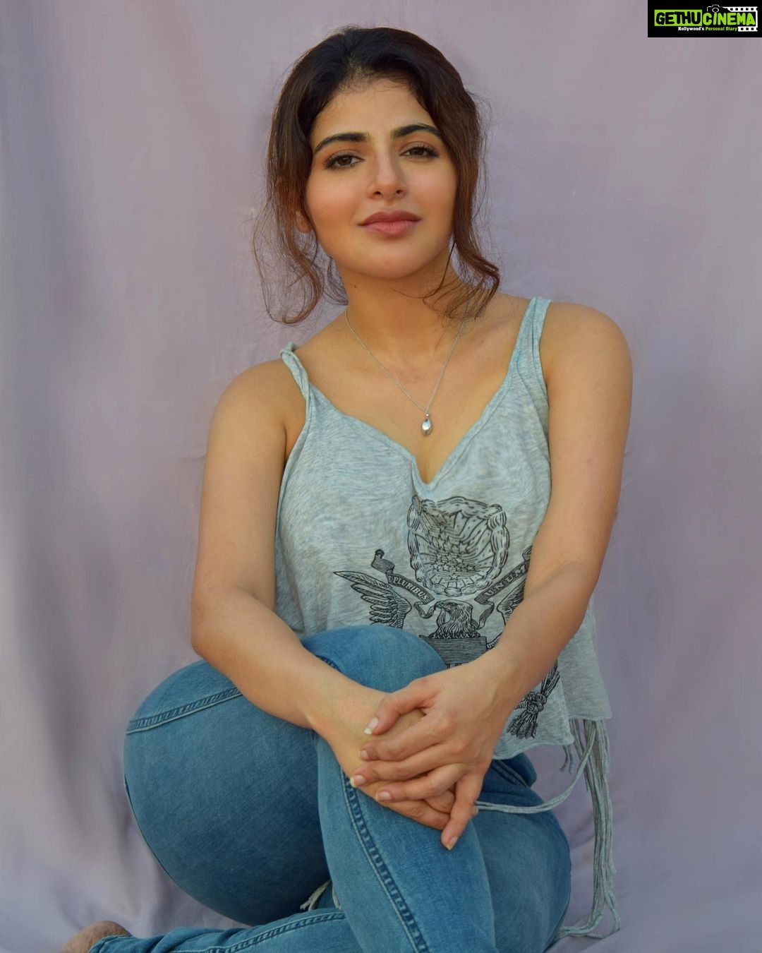 Iswarya Menon - 336.3K Likes - Hellooooo 👋
.
.
@irst_photography
@jayamukeshmenon