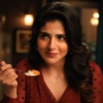 Iswarya Menon Instagram - All of you know by now that Food makes me really happy 😜 So the expressions were quite natural you see 😜😂😂 . Loved working on this TVC for @knorr_india chicken cubes💫