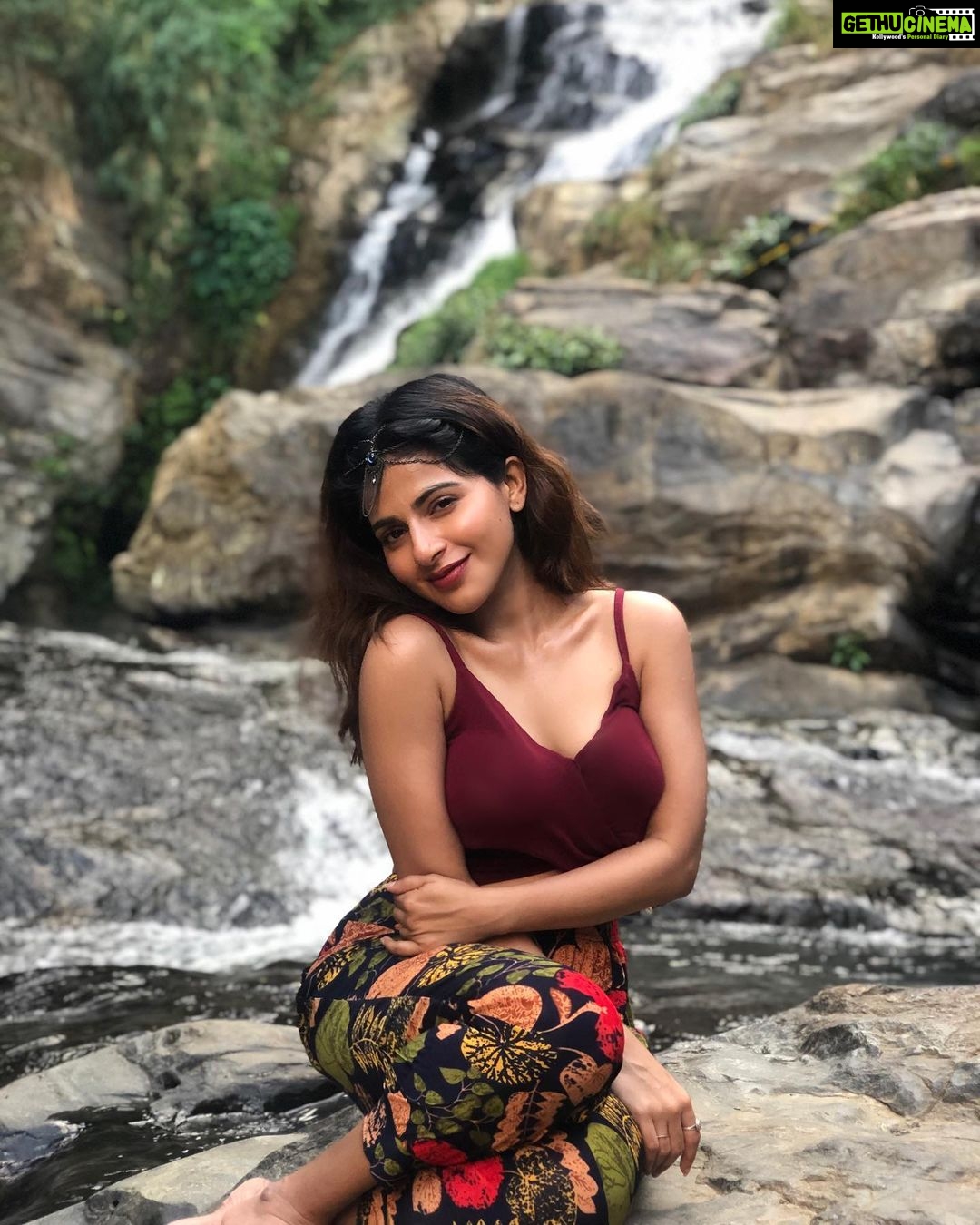 Iswarya Menon Instagram - No filter! No edit! Pure nature ❤️ How beautiful is this waterfall? 😍 Just can’t get over it! . #lovethisseries #waterfallphotoshoot #nature