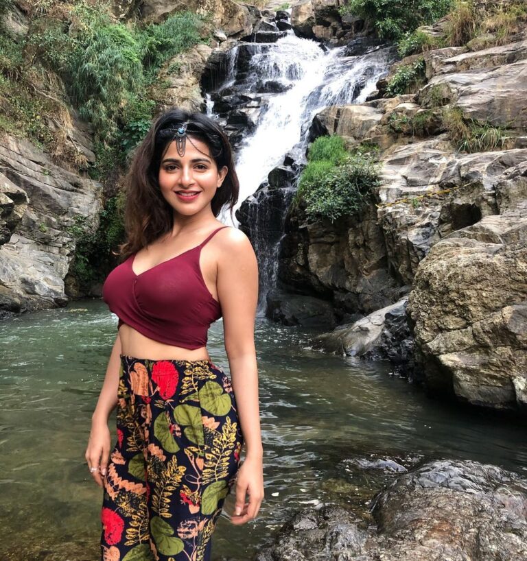 Iswarya Menon Instagram - #nofilter #waterfallphotoshoot ❤️