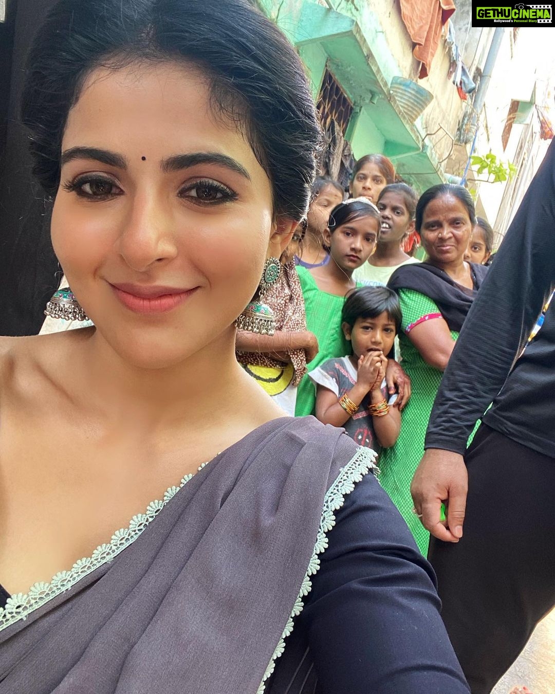 Iswarya Menon Instagram - అందరికీ నమస్కారం 🙏🏼 Meeting new people, making new memories all day, everyday ♥️ Truly grateful for my job 🥰🙏🏼 . #gratifying #blessed🙏
