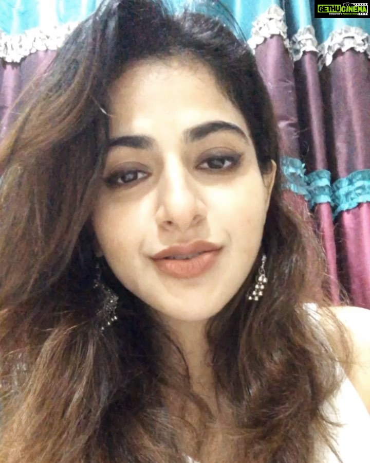 Iswarya Menon Instagram - Few words about corona that @coffeemenon & I wanna share , please do hear it out . Thank you 🙏