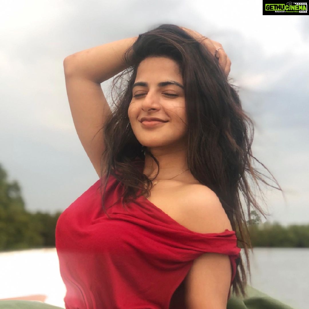 Iswarya Menon Instagram - ❤️ . #majorthrowback #stayhomepostathrowback