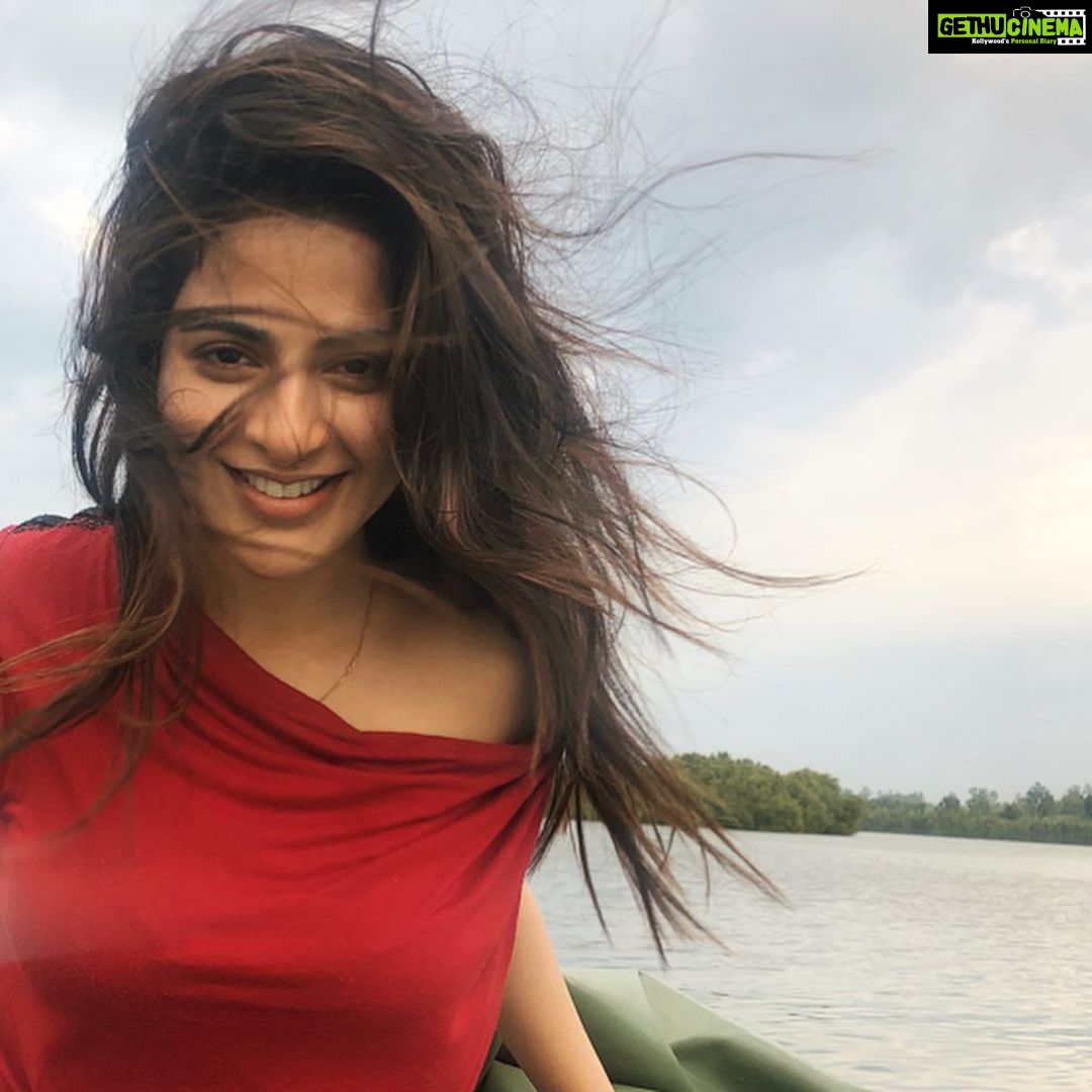 Iswarya Menon Instagram - Wind in the hair, smile on the face, spark in the eyes ❤️ isn’t that pure happiness? . #happyheart #majorthrowback #stayhomepostathrowback 😉
