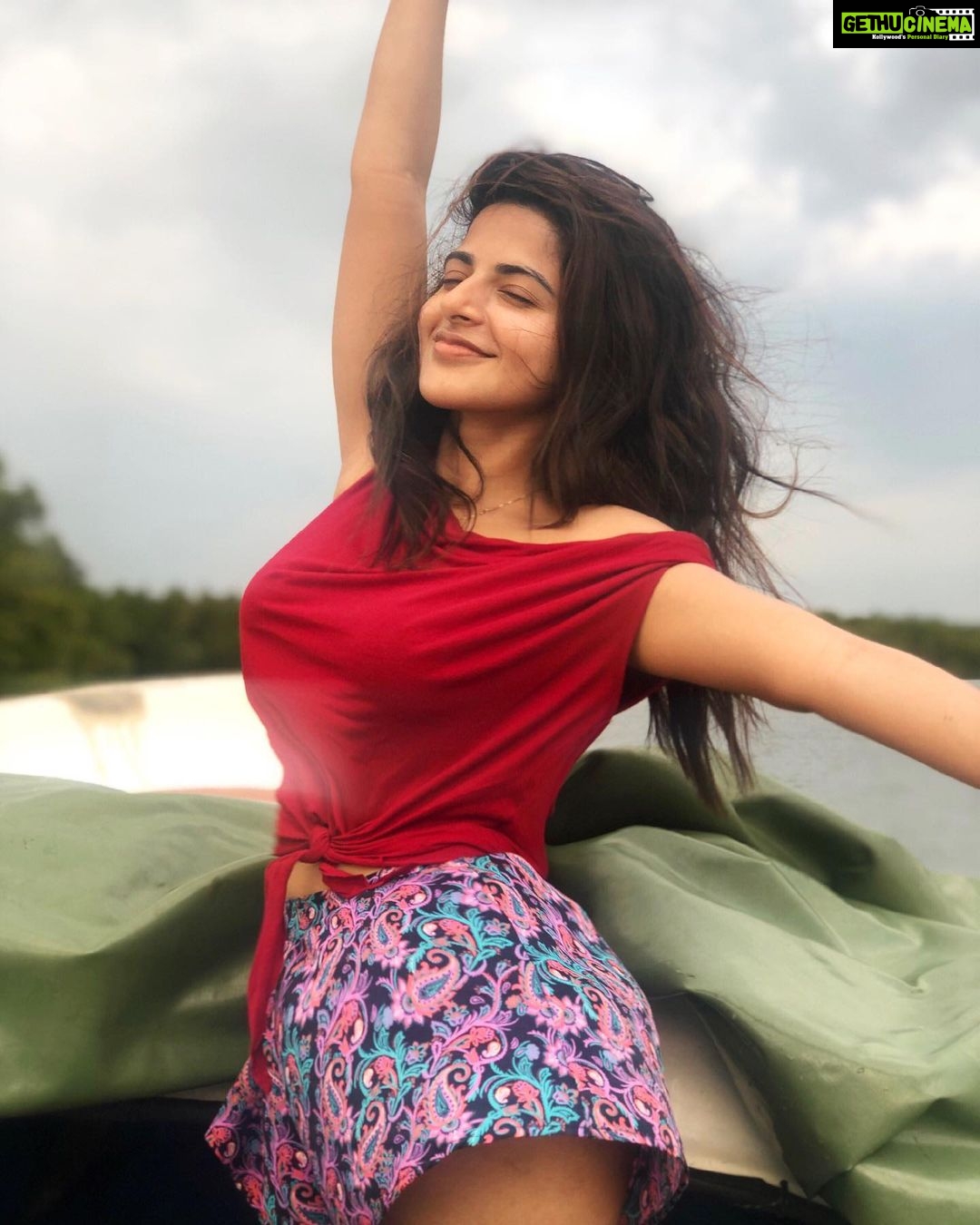 Iswarya Menon Instagram - #majorthrowback ❤️ #stayhomepostathrowback