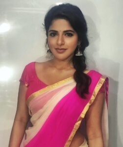 Iswarya Menon Instagram - Saree not sorry 😝🤪 . #lamequote #throwback #quarantineandchill