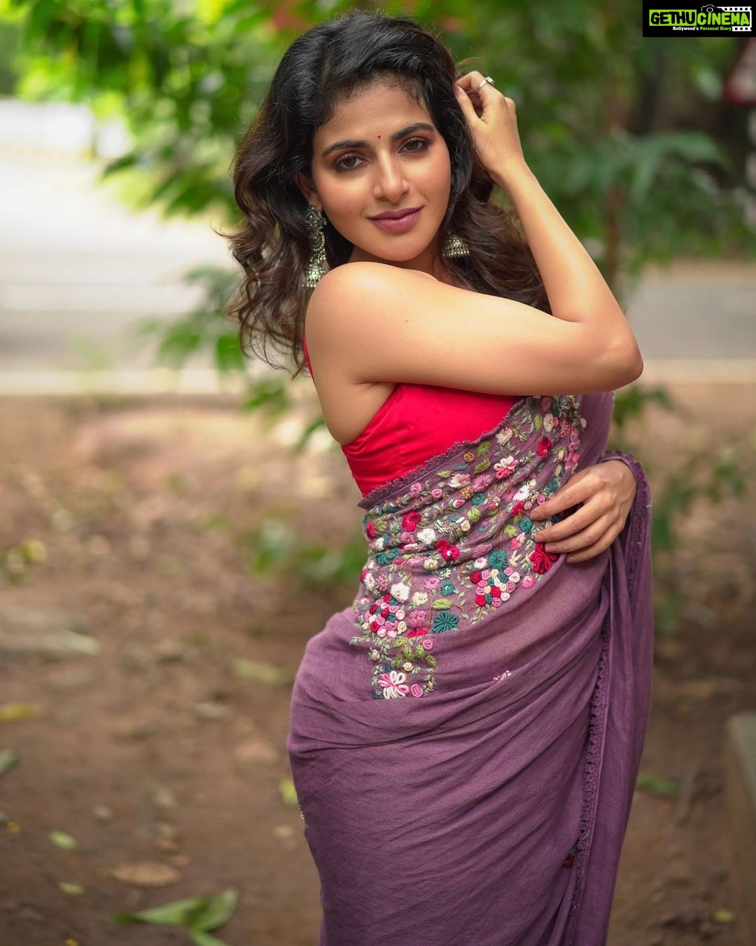 Iswarya Menon Instagram - ⌛️ . . . . . . 📷 @anitakamaraj Styling @aaronborthwick1 @aribo_ 💄 @instaglammakeovers Hair @drushty.saruparia