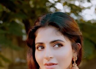 Iswarya Menon Instagram - ❤️‍🔥 . Cinematographer & Creative Director : @storiesbypreetham 📸 . Styling : @paviiiee_08 MUA : @kalwon_beauty Hairstylist: @ganesh_hair_architect Designer : @labelswarupa Jewellery : @chennai_jazz @jayamukeshmenon