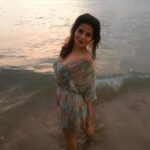 Iswarya Menon Instagram - #throwback 💚❤️ Hope all of you are home!! Please stay indoors all of you 🙏 The only way we can get of this pandemic is by staying at home .. let’s do our bit ❤️🙏