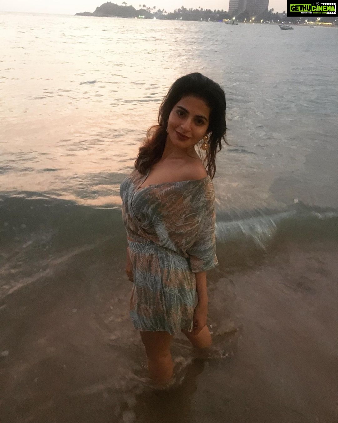 Iswarya Menon Instagram - #throwback πβ€οΈ Hope all of you are home!! Please stay indoors all of you π The only way we can get of this pandemic is by staying at home .. letβs do our bit β€οΈπ