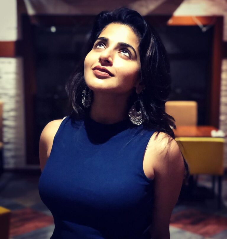 Iswarya Menon Instagram - When you know deep down ,everything happens for a reason ❤️ & he is there up above guiding you through, wanting nothing but the best 🙏