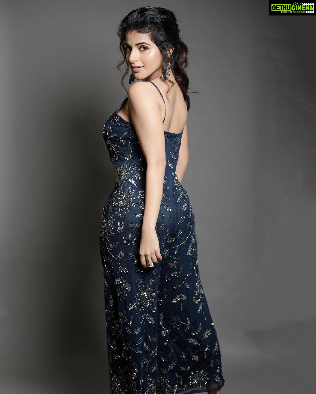 Iswarya Menon Instagram - π₯ . Have you seen the lyrical creative video of #breakupsong yet??? If not go watch it right now π₯° link in the bio . π· ... @kiransaphotography Styling.... @mehndi_jashnani mUa .... @sangeethamakeoverartistry