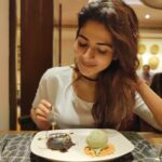 Iswarya Menon Instagram - 1) okay I am sad!! 😒 . 2) I can be a psycho killer if you don’t feed me 😡 . 3) The dessert is Infront of me, now this is ‘TRUE LOVE’🤓😍❤️ . 4) The happy smile after one spoon of food goes into my system 🤓😬💃 . #foodie #foodisbae #truelove #okthanksbye