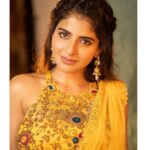 Iswarya Menon Instagram – 𝔾 𝕆 𝕃 𝔻 👑🔥
.
📷 – @storiesbypreetham
Styling – @paviiiee_08
Make up – @kalwon_beauty
Hair – @ganesh_hair_architect
@savinidii_official
@savinidii_jewellery
@jayamukeshmenon