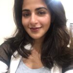 Iswarya Menon Instagram - Left or right? 🤨