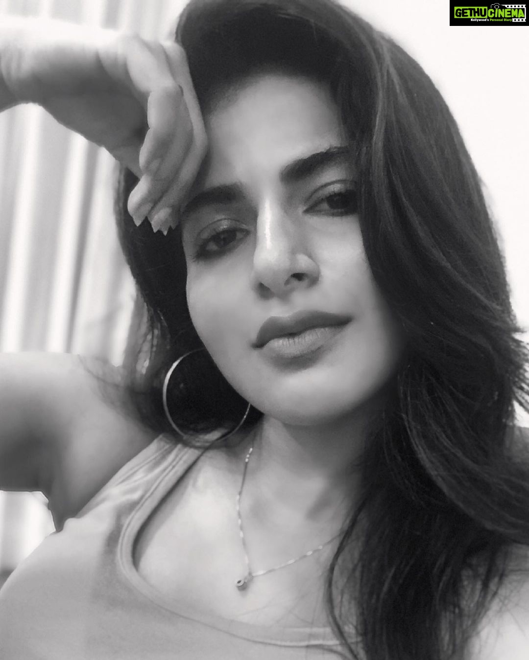Iswarya Menon Instagram - Black & white?? Or a million greys???