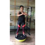 Iswarya Menon Instagram - Squats on a Bosu ball 🔥 . Thank you @nizam_maz for making me do this 🙌🏼 . #corestrength #stability #fitfabcurvy