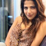 Iswarya Menon Instagram - She’s a mess of gorgeous chaos & you can see it in her eyes 😉 . http://m.helo-app.com/s/ZcYdvYw