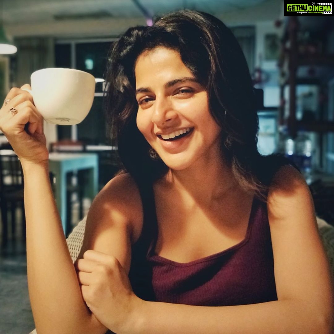 Iswarya Menon Instagram - Tag your favourite food partner! . Whooo is it???? 😍