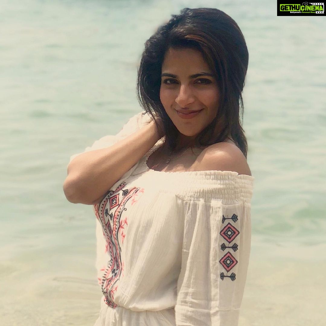 Iswarya Menon Instagram - Half a million babyyyy 🖖 Keep the love coming 😍 . Lots of love right back at you 😘