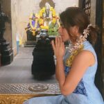 Iswarya Menon Instagram - விநாயகர் அருளால் உங்கள் வாழ்வில் சந்தோஷம் மலரட்டும். மலர்ந்த சந்தோஷம் அவர் அருளால் தொடரட்டும் 🥰🙏🏼🙏🏼 அனைவருக்கும் இனிய விநாயகர் சதுர்த்தி நல்வாழ்த்துக்கள் ♥️
