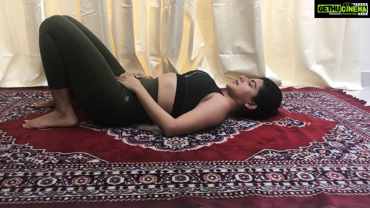 Iswarya Menon Instagram - Stay connected to your true self🙏 . #chakrasana #wheelpose #yogaforthesoul ♥️