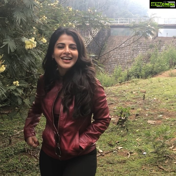 Iswarya Menon Instagram - Happy new year!! 2019 it is 💃 #newyearnewbeginnings ♥️😃