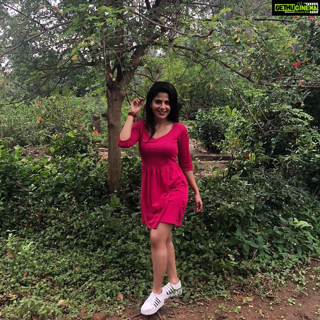Iswarya Menon Instagram - So its the last day of 2018!! Happy yet overhwelming!!! 😃♥️ 2019 here we come 💃 Wishing you all a shiny sparkly super amazing 2019 😍😘 . #thebestisyettocome #2019 #bye2018 #gratefulandthankful ♥️