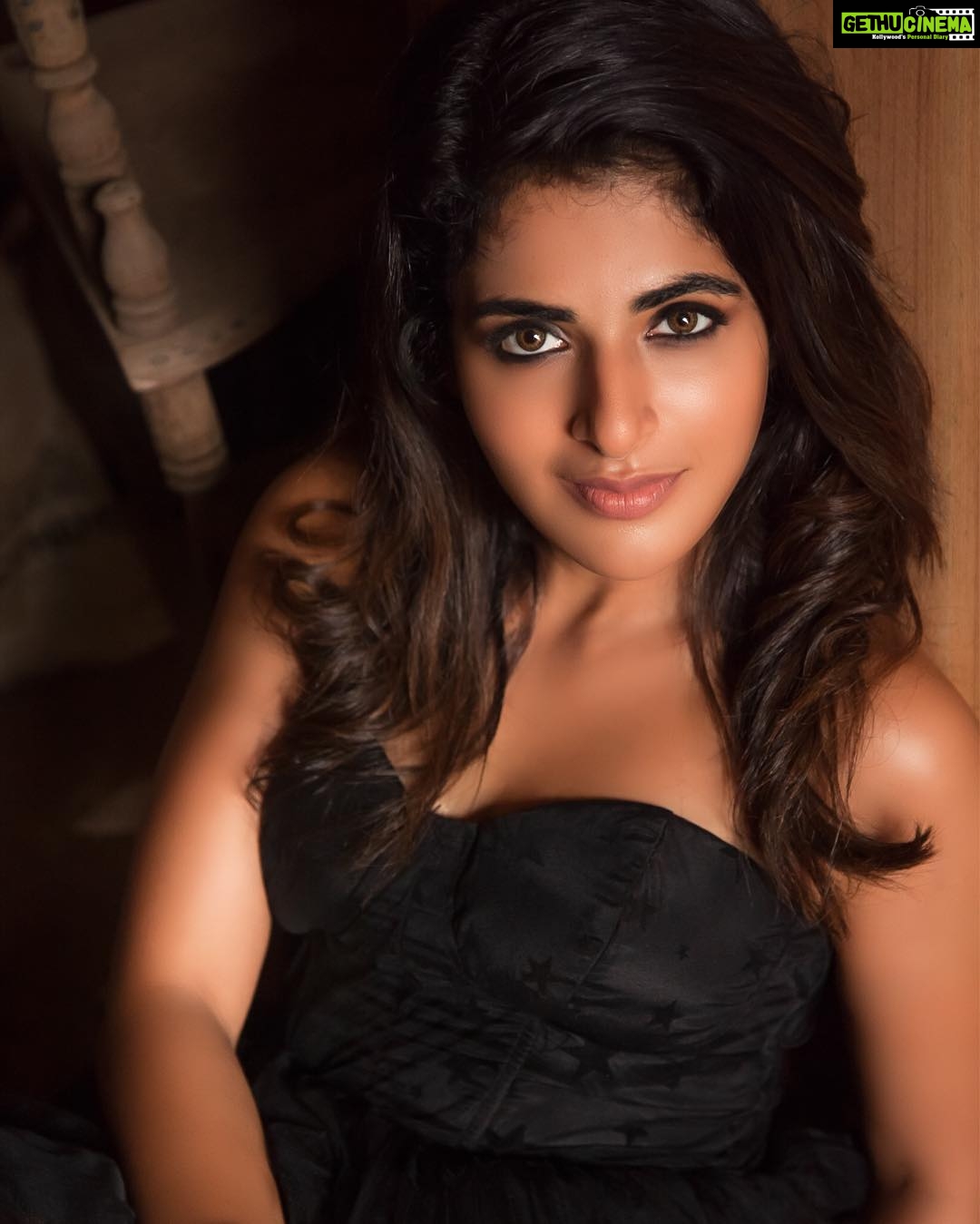 Iswarya Menon Instagram - 🖤 Photographry.. @lokesh_damodaran Styling .. @rincy_shankar Makeup.. @ramya_mua