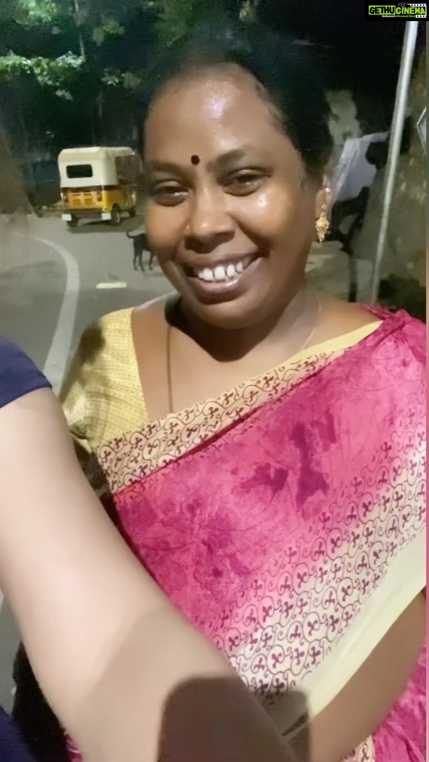 Iswarya Menon Instagram - I met this WonderWoman Rajeshwari today ♥️ She feeds nearly 80 dogs every single day for the past 5 years consistently! Her smile was beautiful, her soul even more beautiful ♥️ This made my day … A big salute and huge respect for her . Bowing down to people like Rajeshwari out there🙏🏼 YOU ARE THE REAL HEROES ♥️🌟