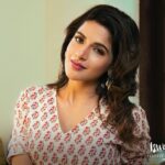 Iswarya Menon Instagram - Wohooo our song #evadaunnapetha a #tp2single from our movie #tamizhpadam2point0 has touched 1 million in 3 days..💃 Thank you for loving & supporting us! 😘 Ppl who haven’t watched it, the link is in the bio . Let me know how you like it ❤️🤗