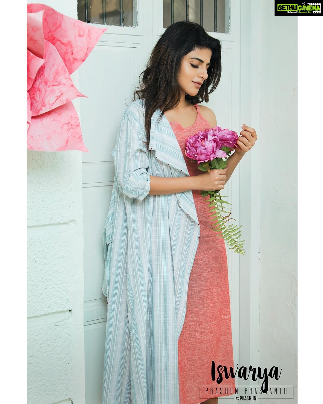 Iswarya Menon Instagram - 🌷 On camera @prachuprashanth Wardrobe @tamarachennai